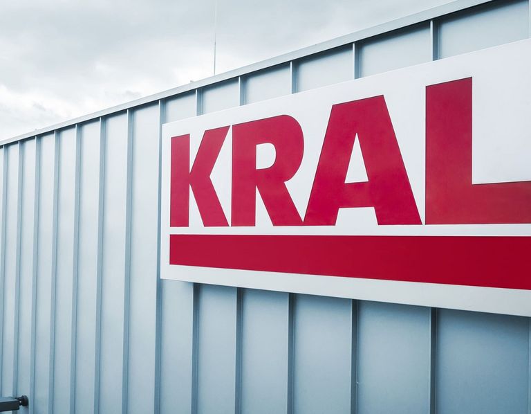 service für schraubenspindelpumpen/durchflussmesstechnik feedback über uns kral gross und rote schrift
